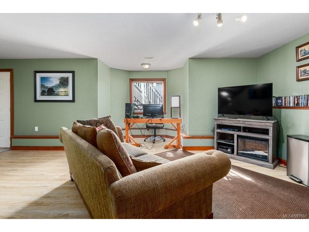 









530


Zerkee

Pl,
Courtenay,




BC
V9N 8J6

