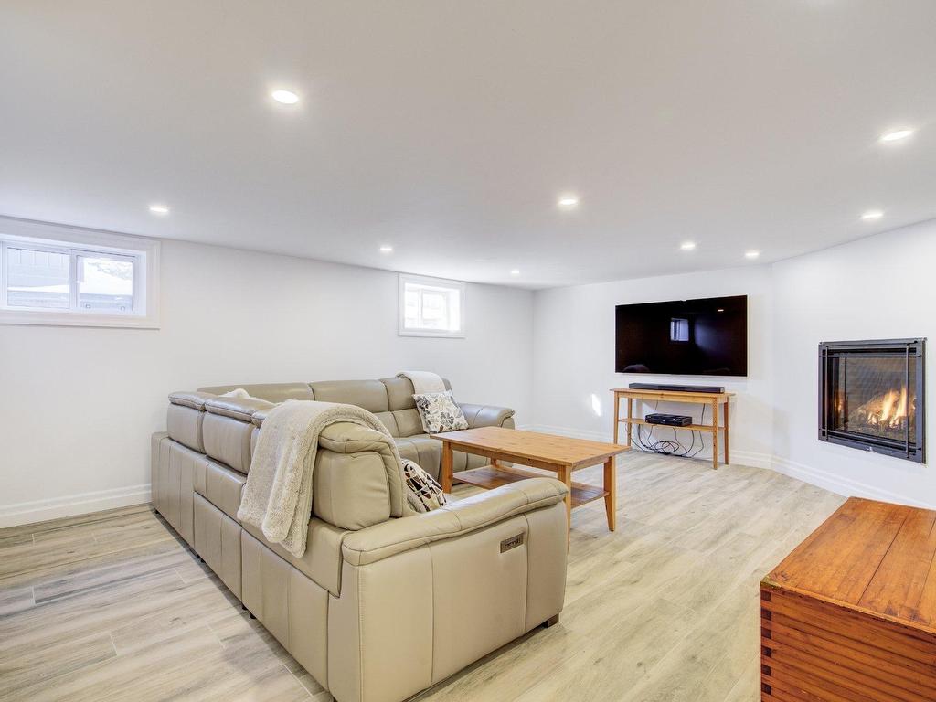 









344


Rue Monseigneur-Moreau

,
Beloeil,




QC
J3G3A2

