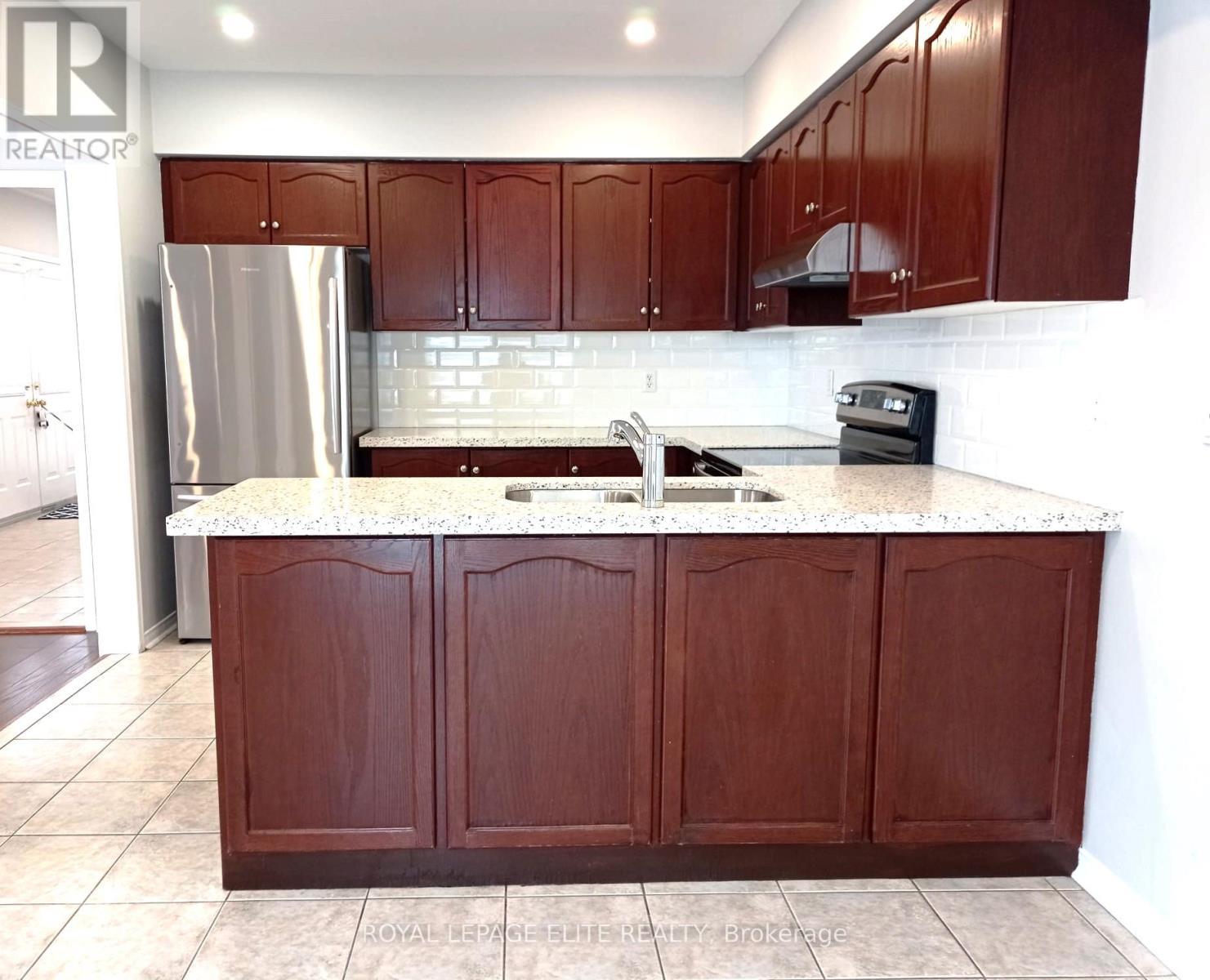 












1278 SANDPIPER ROAD

,
Oakville,




Ontario
L6M3V7

