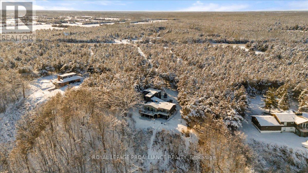 












23 SIDNEY SHORE LANE

,
Prince Edward County (Sophiasburgh),




Ontario
K0K2T0

