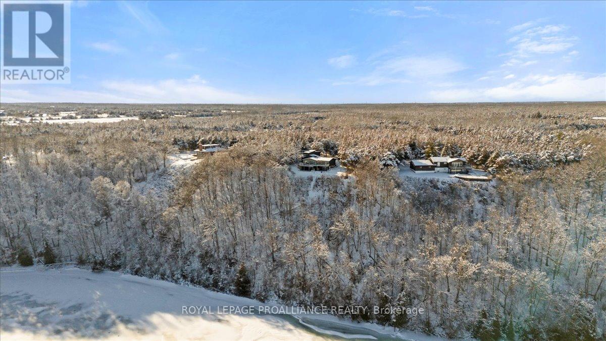 












23 SIDNEY SHORE LANE

,
Prince Edward County (Sophiasburgh),




Ontario
K0K2T0

