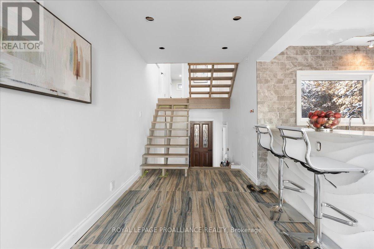 












23 SIDNEY SHORE LANE

,
Prince Edward County (Sophiasburgh),




Ontario
K0K2T0

