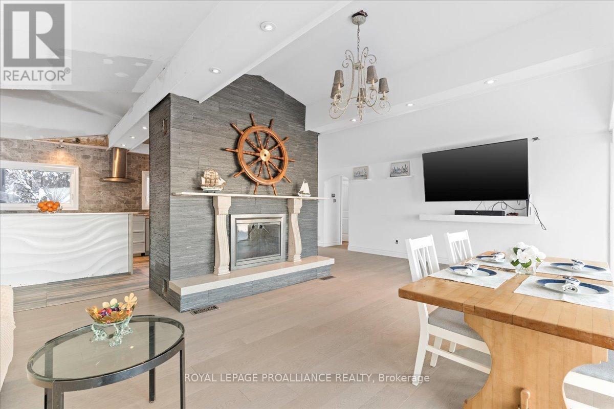 












23 SIDNEY SHORE LANE

,
Prince Edward County (Sophiasburgh),




Ontario
K0K2T0

