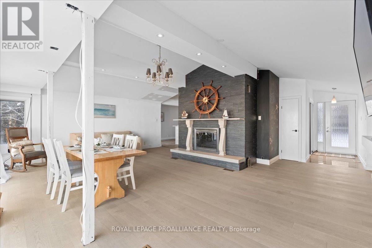 












23 SIDNEY SHORE LANE

,
Prince Edward County (Sophiasburgh),




Ontario
K0K2T0

