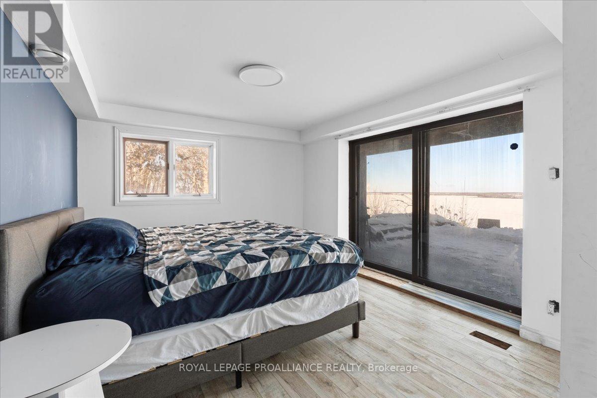 












23 SIDNEY SHORE LANE

,
Prince Edward County (Sophiasburgh),




Ontario
K0K2T0


