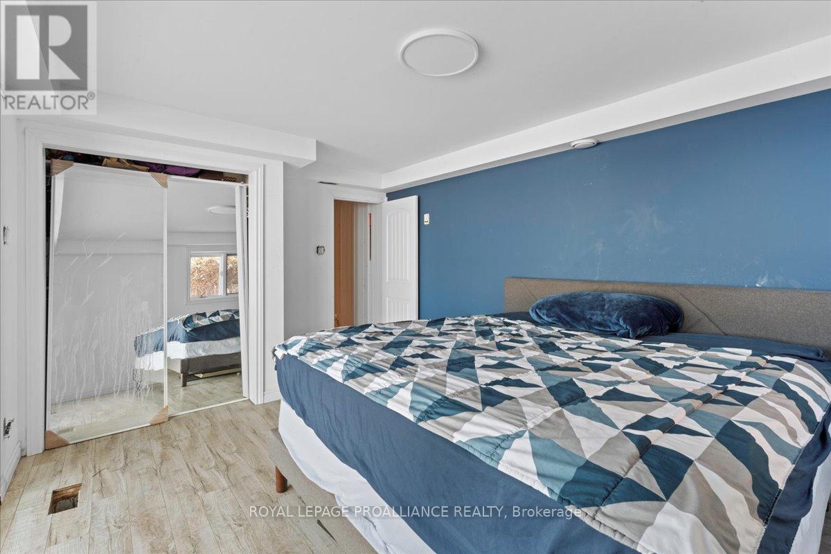 












23 SIDNEY SHORE LANE

,
Prince Edward County (Sophiasburgh),




Ontario
K0K2T0

