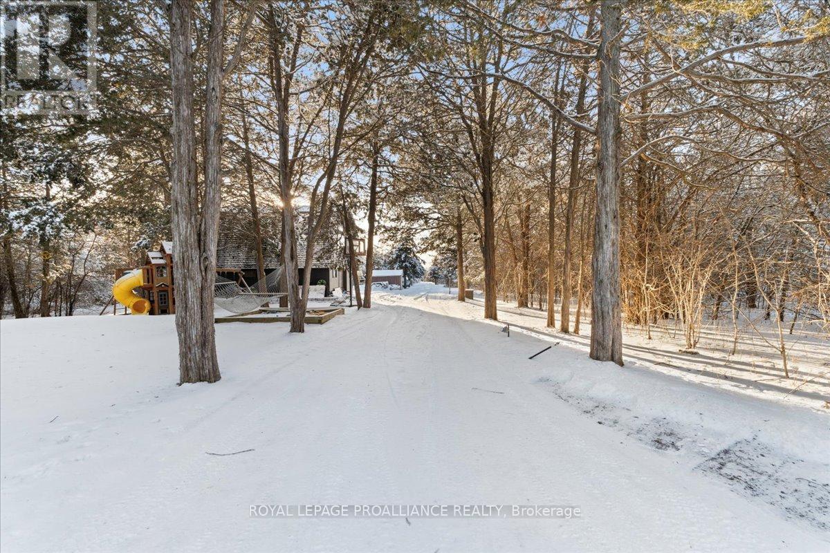 












23 SIDNEY SHORE LANE

,
Prince Edward County (Sophiasburgh),




Ontario
K0K2T0

