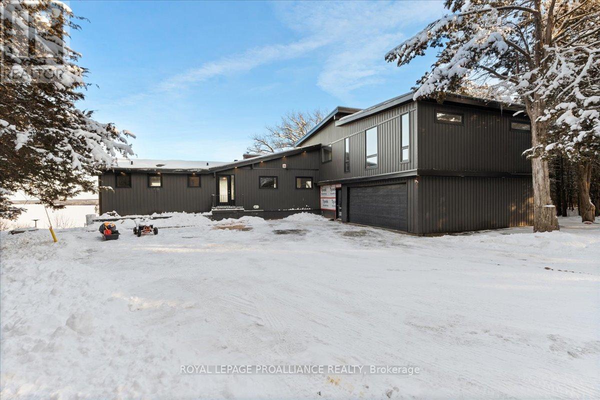 












23 SIDNEY SHORE LANE

,
Prince Edward County (Sophiasburgh),




Ontario
K0K2T0

