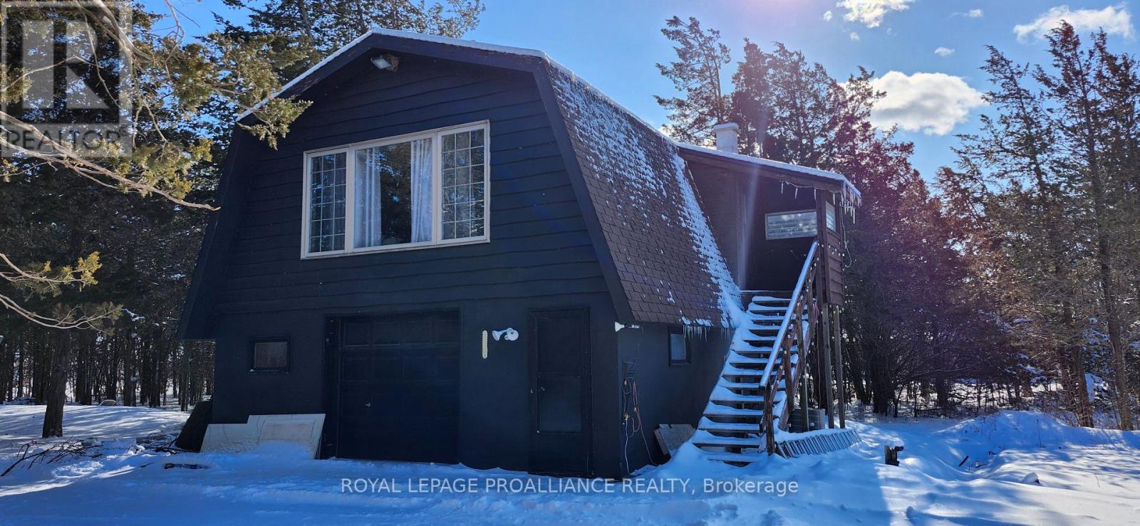 












23 SIDNEY SHORE LANE

,
Prince Edward County (Sophiasburgh),




Ontario
K0K2T0

