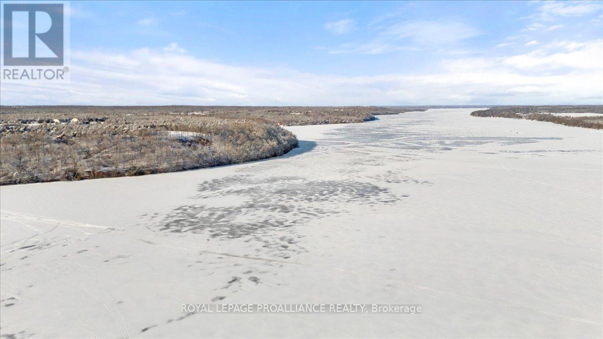 












23 SIDNEY SHORE LANE

,
Prince Edward County (Sophiasburgh),




Ontario
K0K2T0

