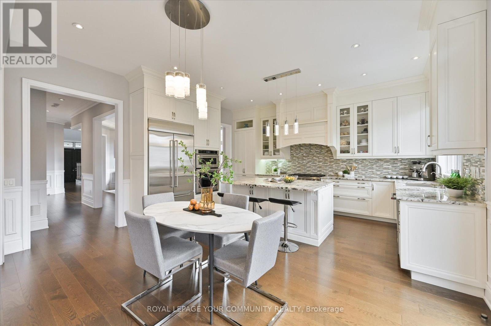 












38 PERRIGO COURT

,
Vaughan,




Ontario
L6A4W8

