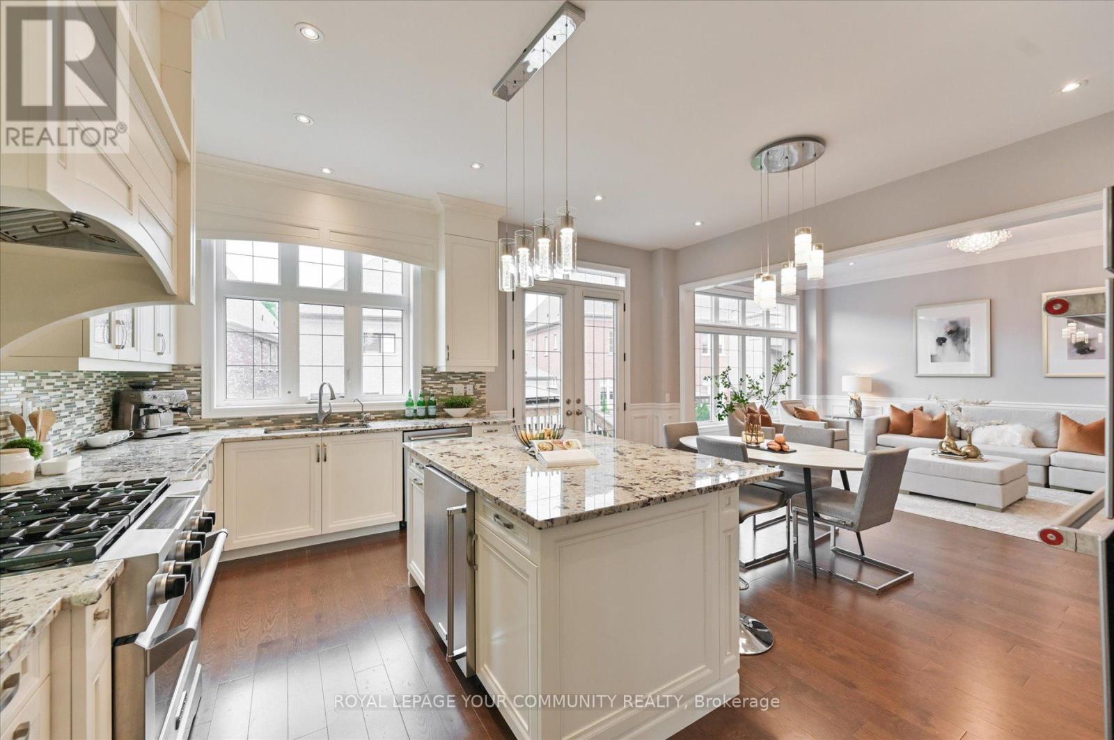 












38 PERRIGO COURT

,
Vaughan,




Ontario
L6A4W8


