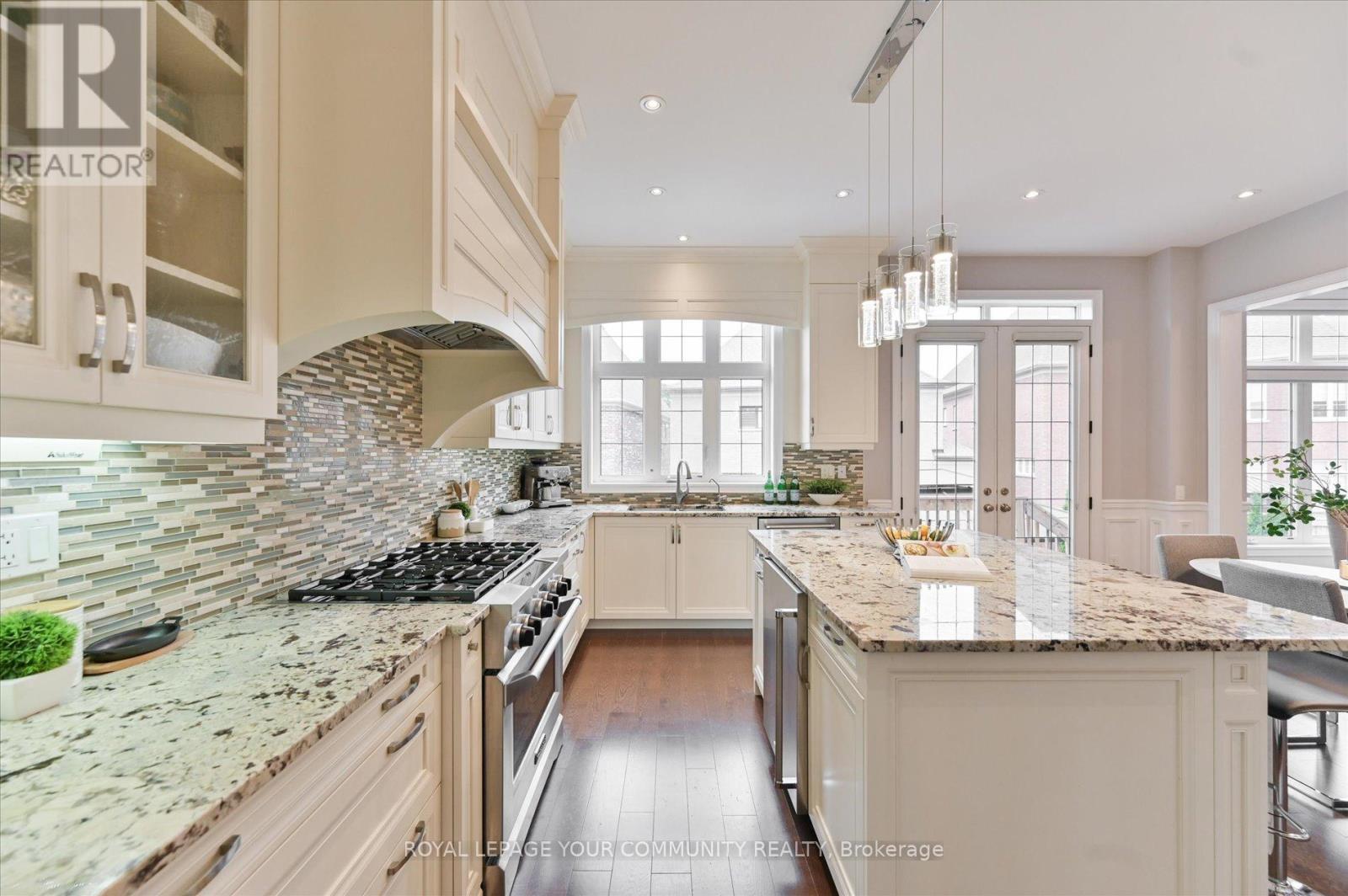 












38 PERRIGO COURT

,
Vaughan,




Ontario
L6A4W8

