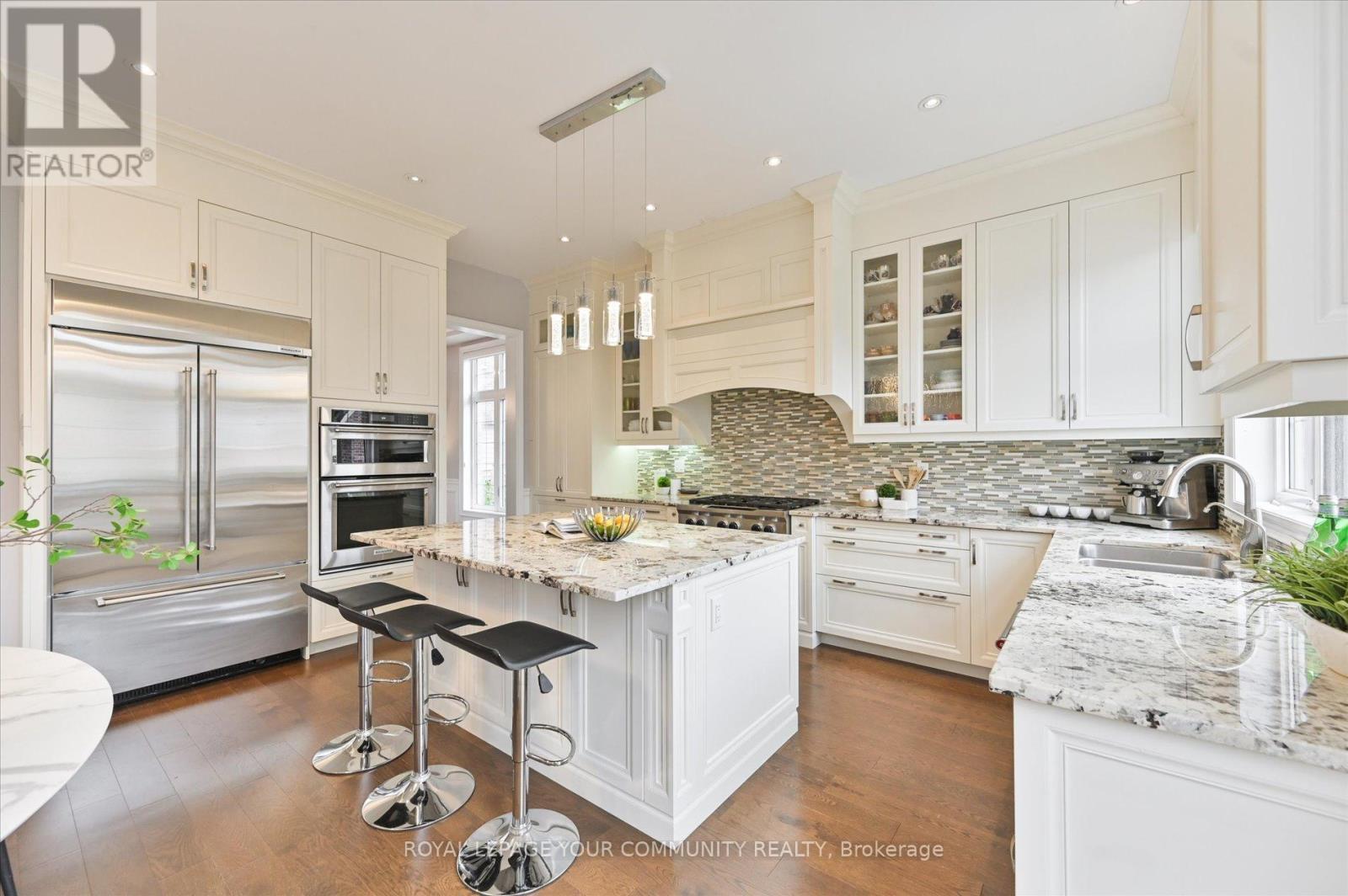 












38 PERRIGO COURT

,
Vaughan,




Ontario
L6A4W8

