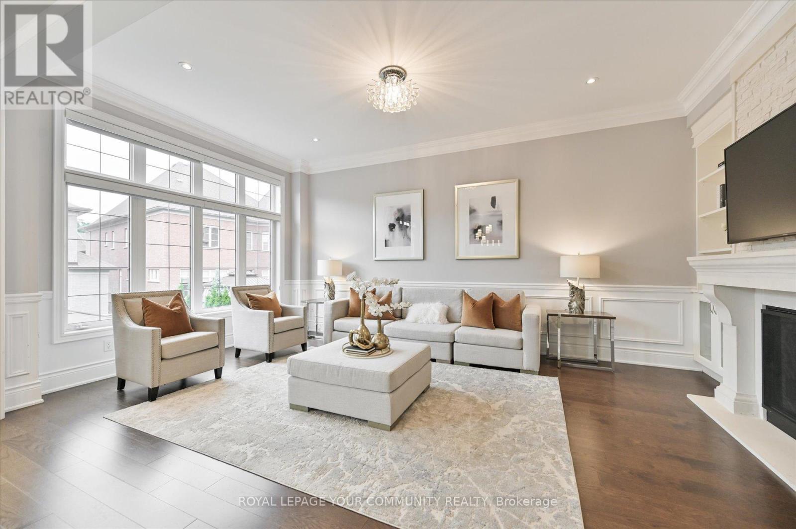 












38 PERRIGO COURT

,
Vaughan,




Ontario
L6A4W8

