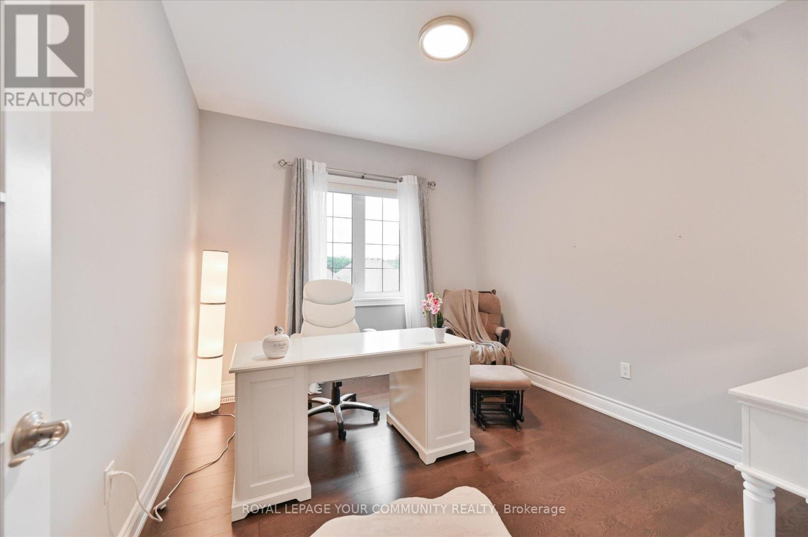 












38 PERRIGO COURT

,
Vaughan,




Ontario
L6A4W8


