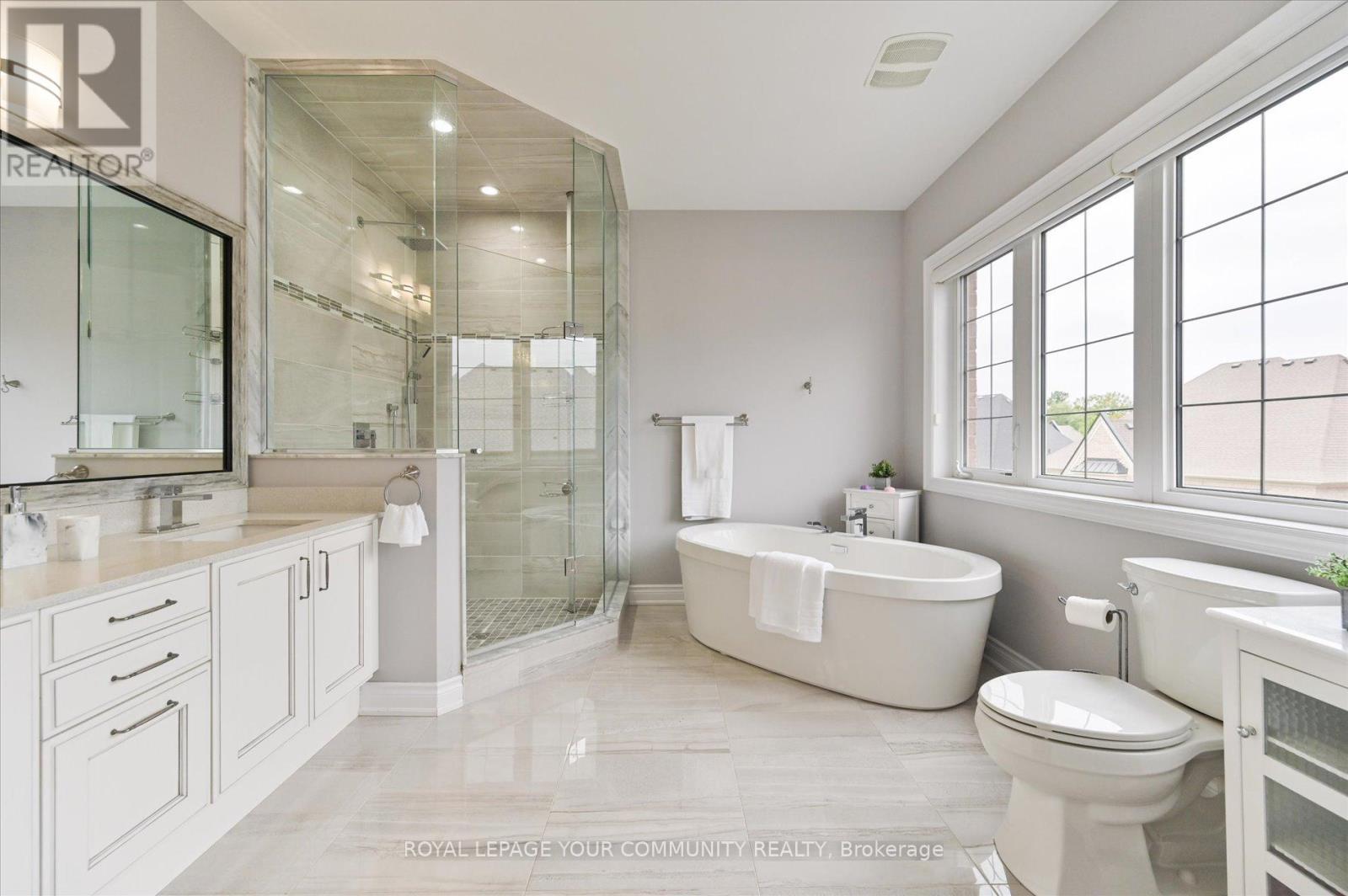












38 PERRIGO COURT

,
Vaughan,




Ontario
L6A4W8

