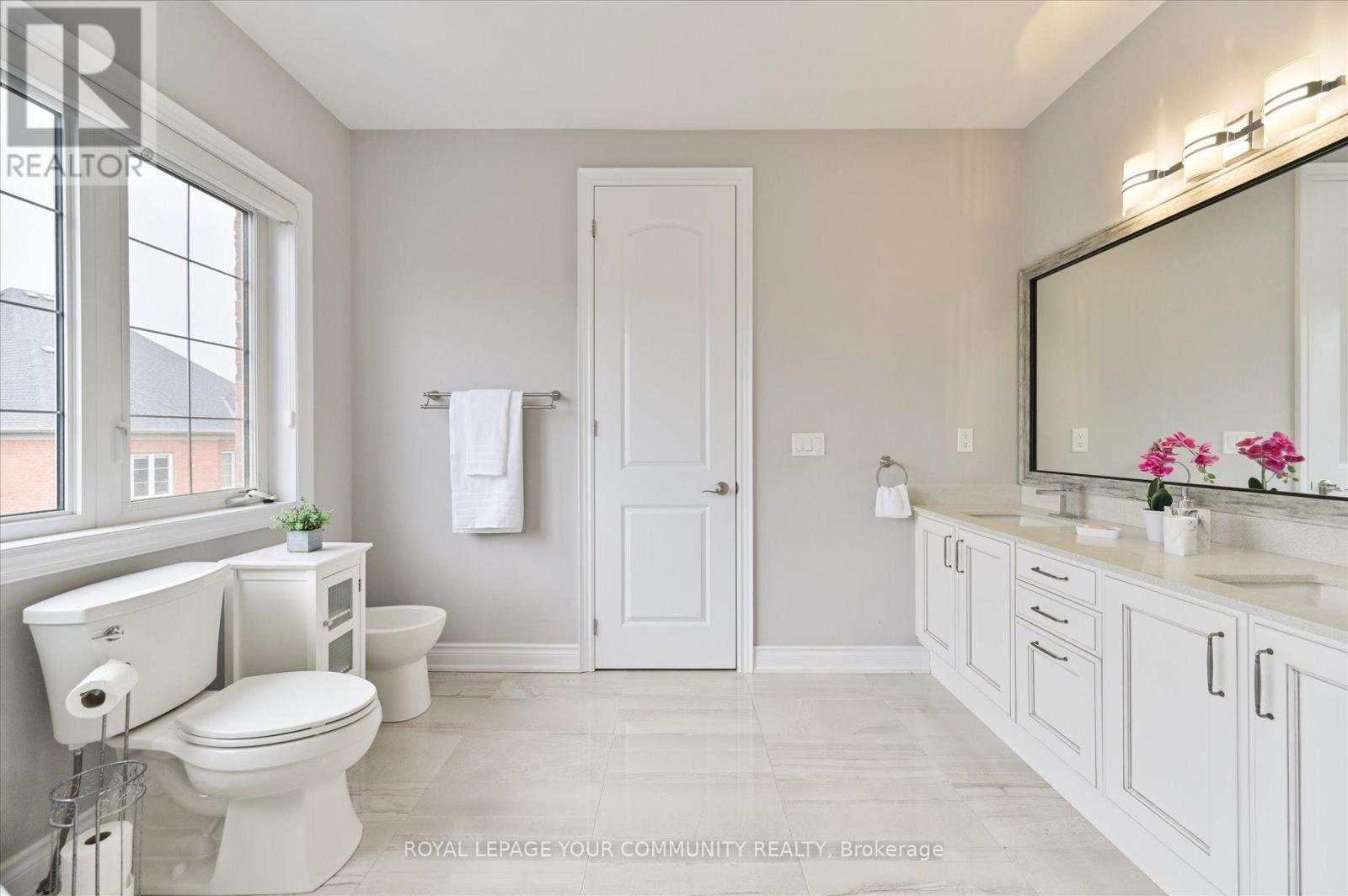 












38 PERRIGO COURT

,
Vaughan,




Ontario
L6A4W8

