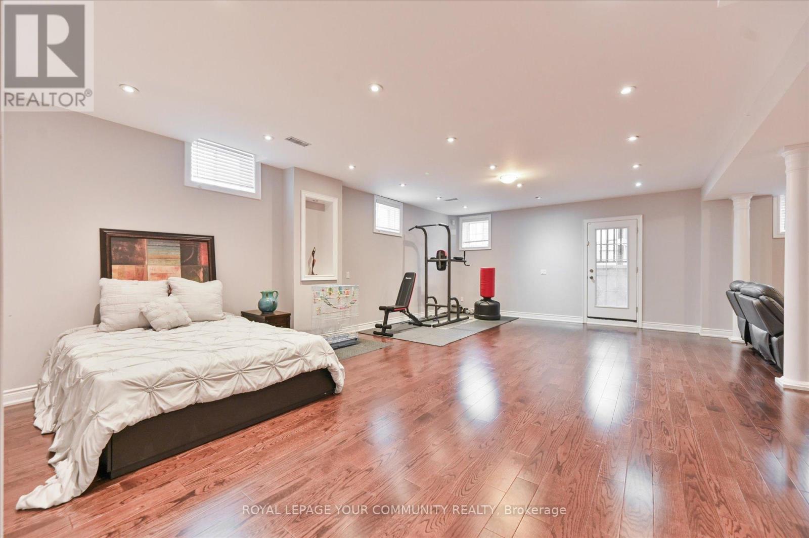 












38 PERRIGO COURT

,
Vaughan,




Ontario
L6A4W8

