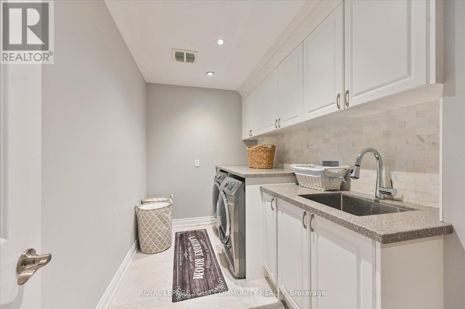 












38 PERRIGO COURT

,
Vaughan,




Ontario
L6A4W8

