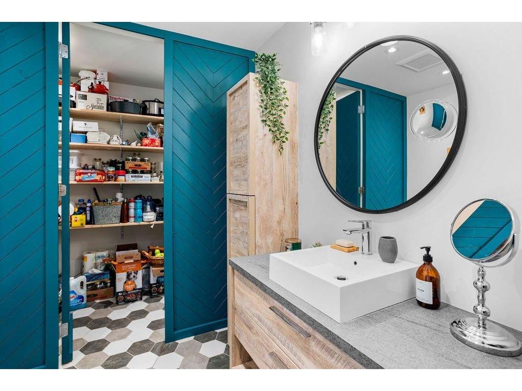 









168


Rue Pinoteau

,
Mont-Tremblant,




QC
J8E1G2


