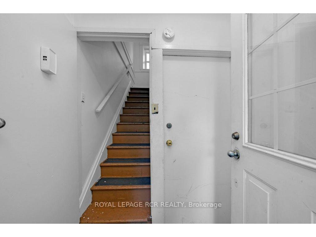 









9


Second

Avenue, 3,
Orangeville,




ON
L9W 1H4

