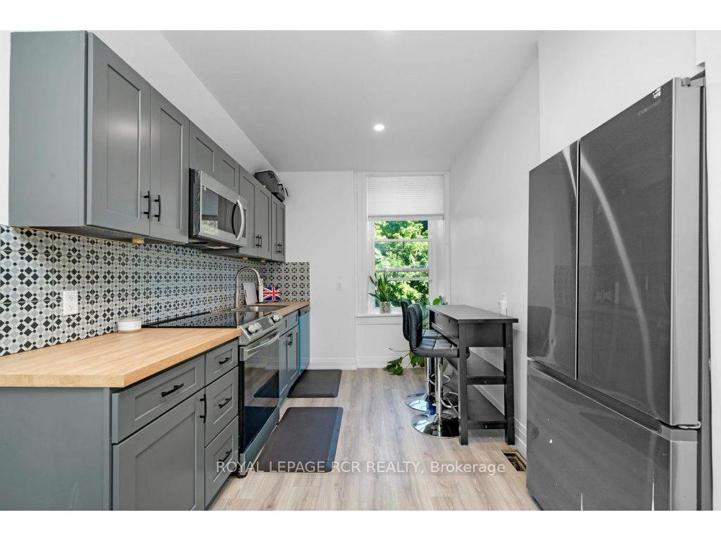 









9


Second

Avenue, 3,
Orangeville,




ON
L9W 1H4

