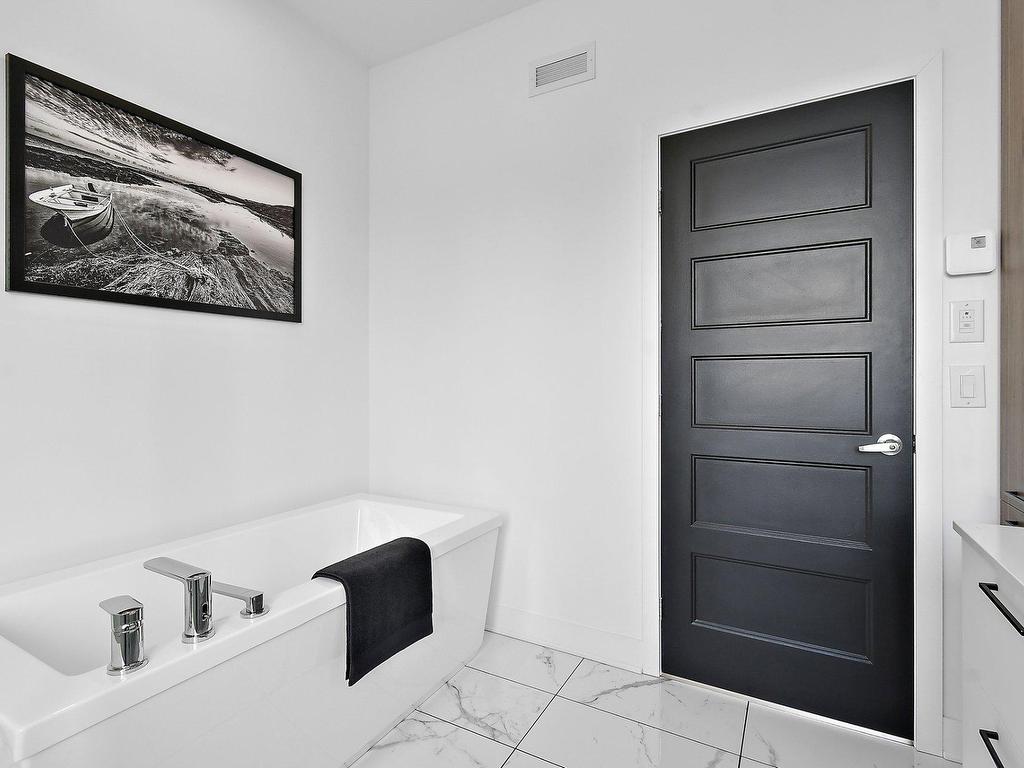 









17951


Rue de Cheverny

,
Mirabel,




QC
J7J0X7

