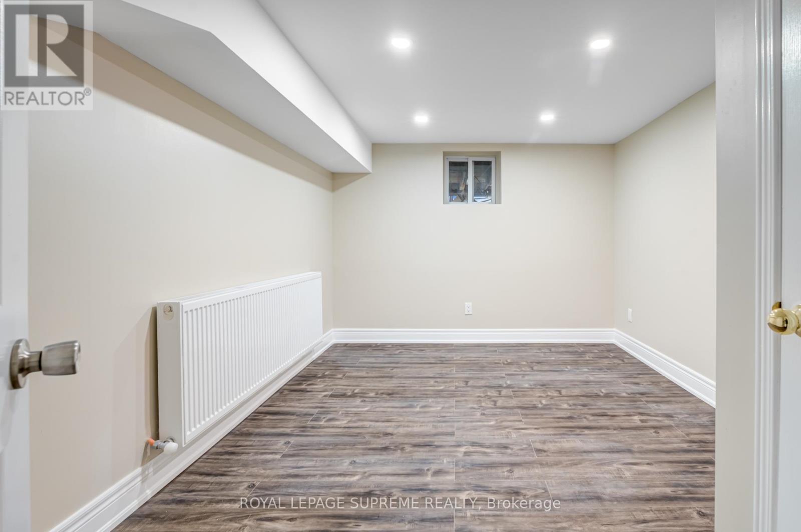 












BSMT - 98 BLACKTHORN AVENUE

,
Toronto,




Ontario
M6N3H6

