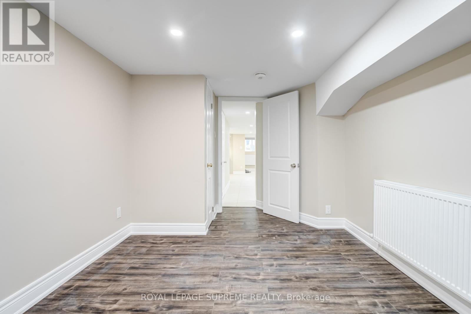 












BSMT - 98 BLACKTHORN AVENUE

,
Toronto,




Ontario
M6N3H6

