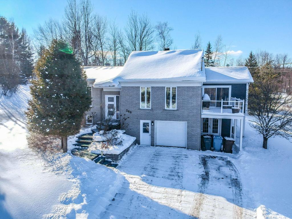 









260


Rue Champêtre

,
Sherbrooke (Fleurimont),




QC
J1E4L9

