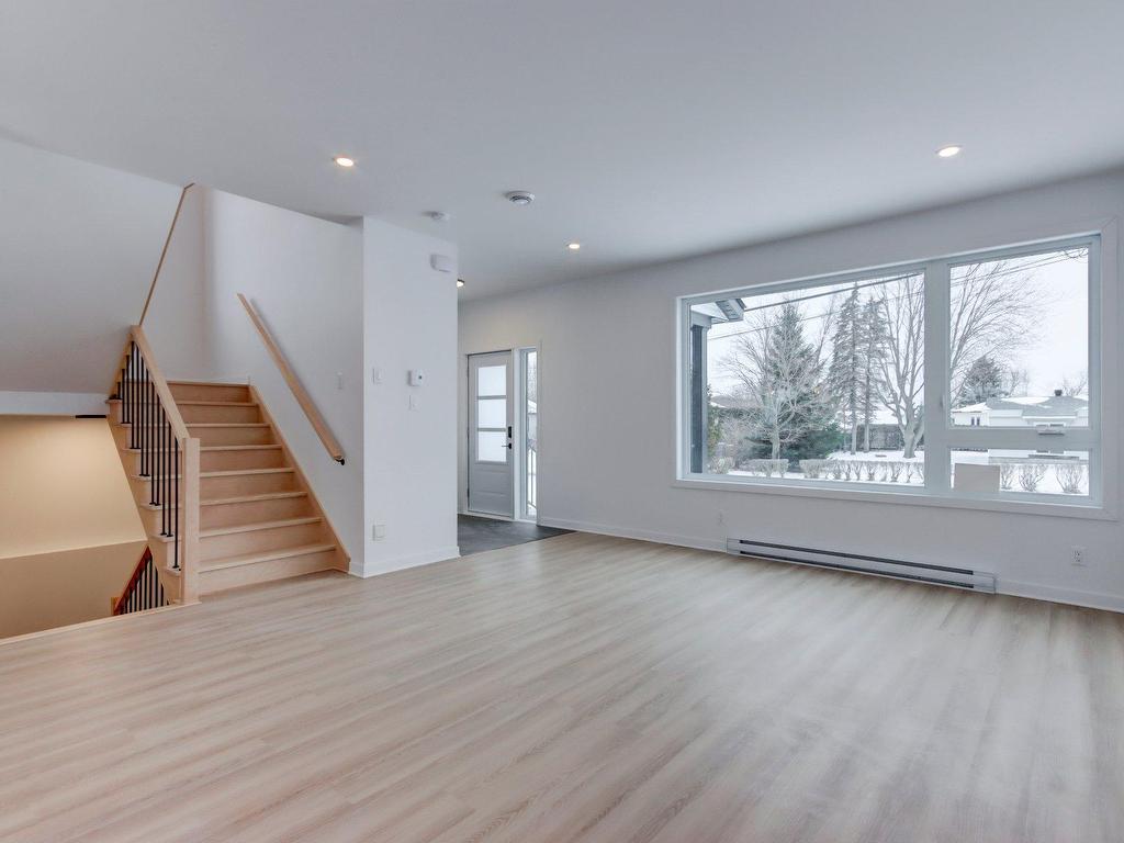 









170


21e Avenue

,
Sainte-Anne-de-Sabrevois,




QC
J0J2G0

