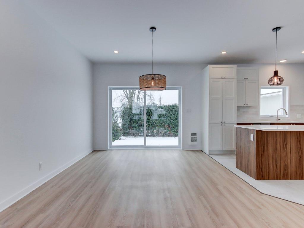 









170


21e Avenue

,
Sainte-Anne-de-Sabrevois,




QC
J0J2G0

