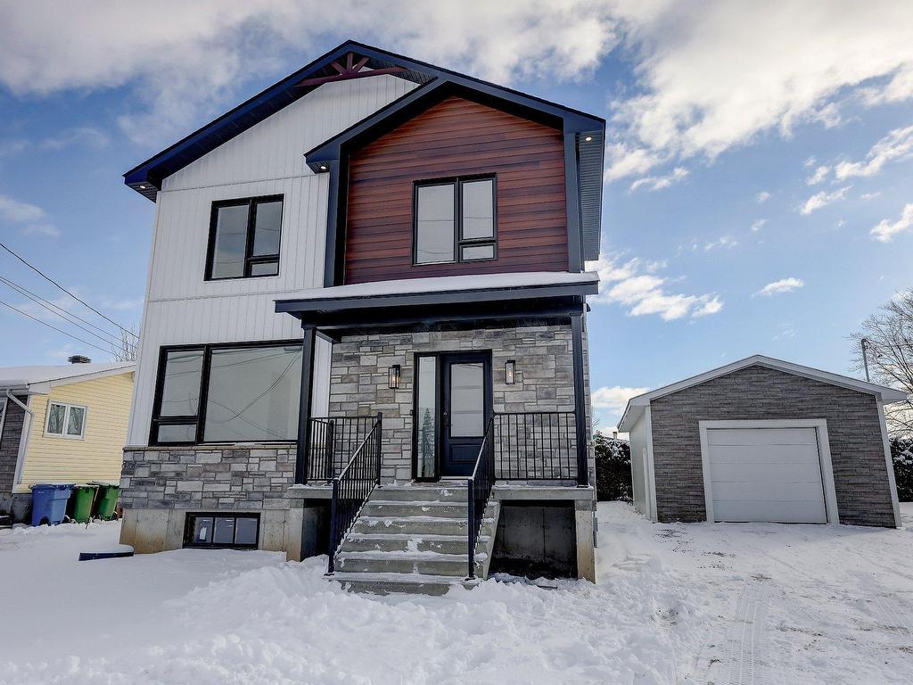 









170


21e Avenue

,
Sainte-Anne-de-Sabrevois,




QC
J0J2G0

