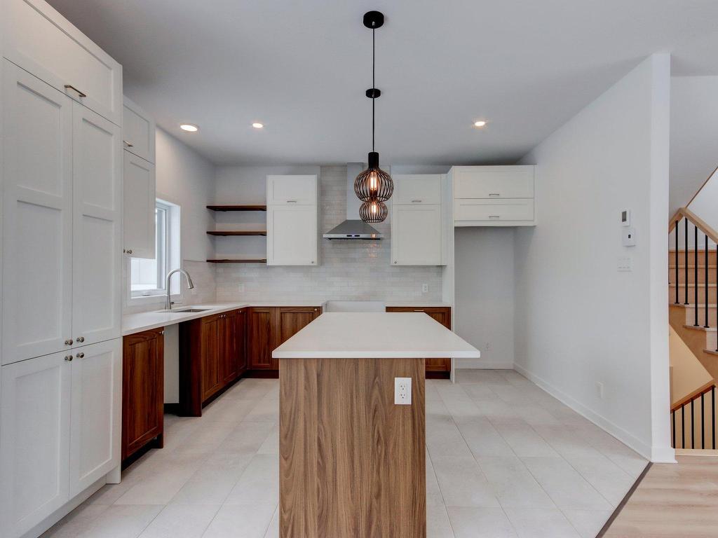 









170


21e Avenue

,
Sainte-Anne-de-Sabrevois,




QC
J0J2G0


