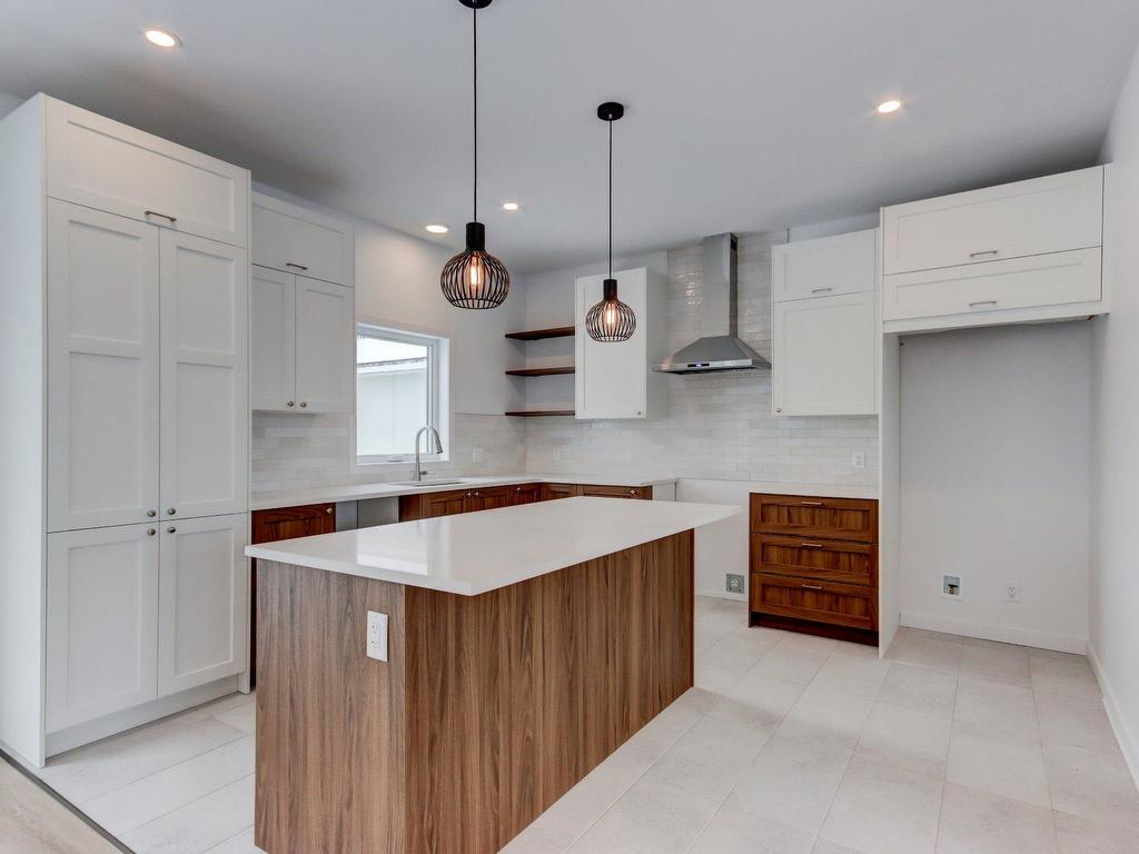 









170


21e Avenue

,
Sainte-Anne-de-Sabrevois,




QC
J0J2G0

