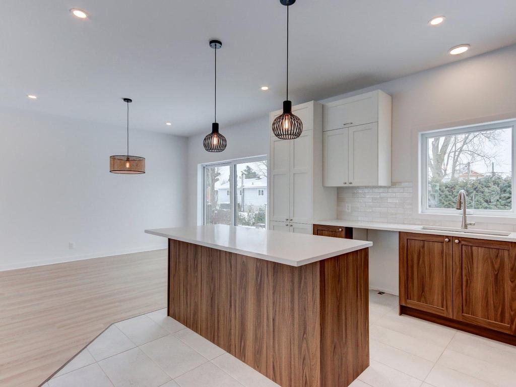 









170


21e Avenue

,
Sainte-Anne-de-Sabrevois,




QC
J0J2G0

