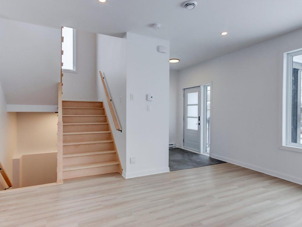









170


21e Avenue

,
Sainte-Anne-de-Sabrevois,




QC
J0J2G0

