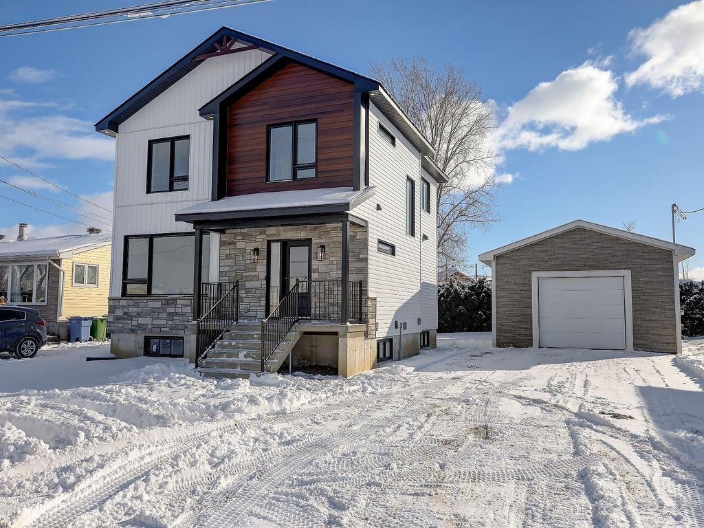 









170


21e Avenue

,
Sainte-Anne-de-Sabrevois,




QC
J0J2G0

