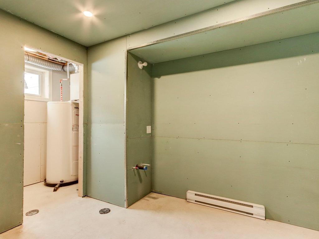 









170


21e Avenue

,
Sainte-Anne-de-Sabrevois,




QC
J0J2G0

