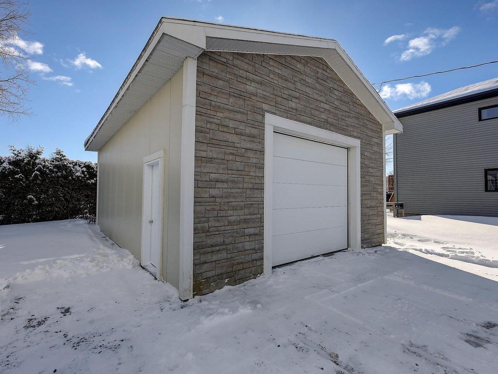 









170


21e Avenue

,
Sainte-Anne-de-Sabrevois,




QC
J0J2G0

