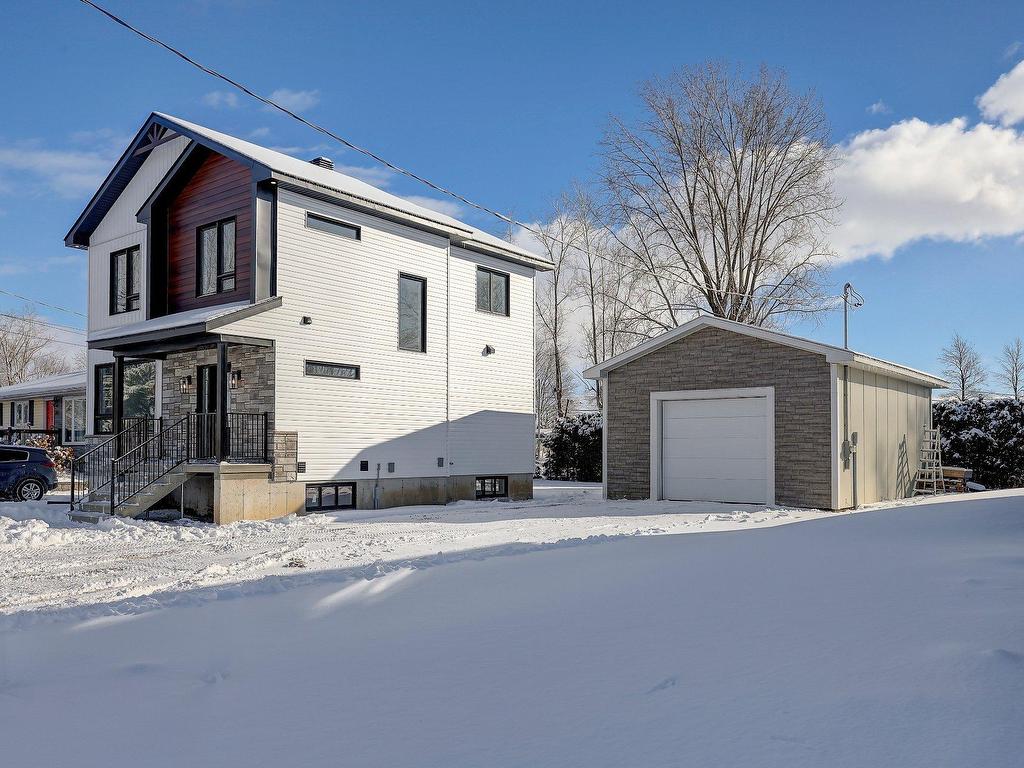 









170


21e Avenue

,
Sainte-Anne-de-Sabrevois,




QC
J0J2G0

