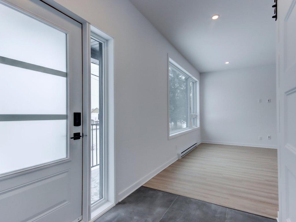 









170


21e Avenue

,
Sainte-Anne-de-Sabrevois,




QC
J0J2G0

