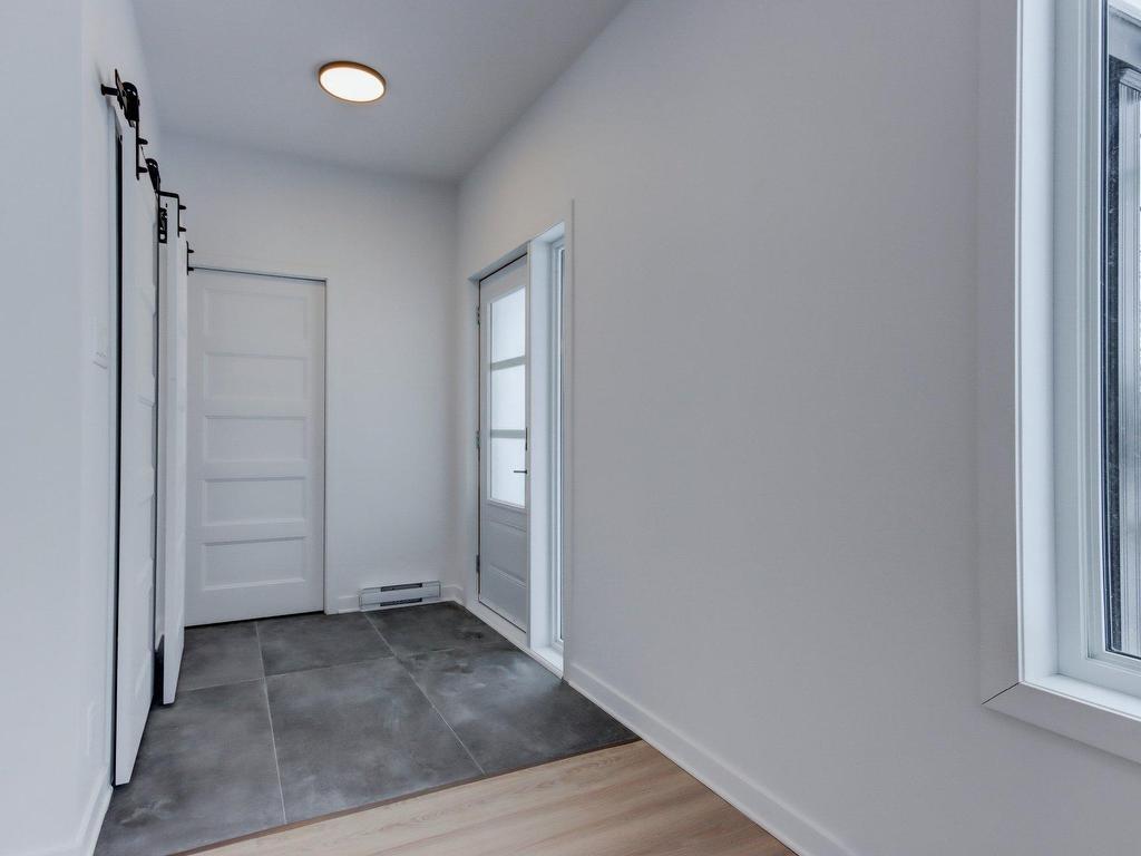 









170


21e Avenue

,
Sainte-Anne-de-Sabrevois,




QC
J0J2G0

