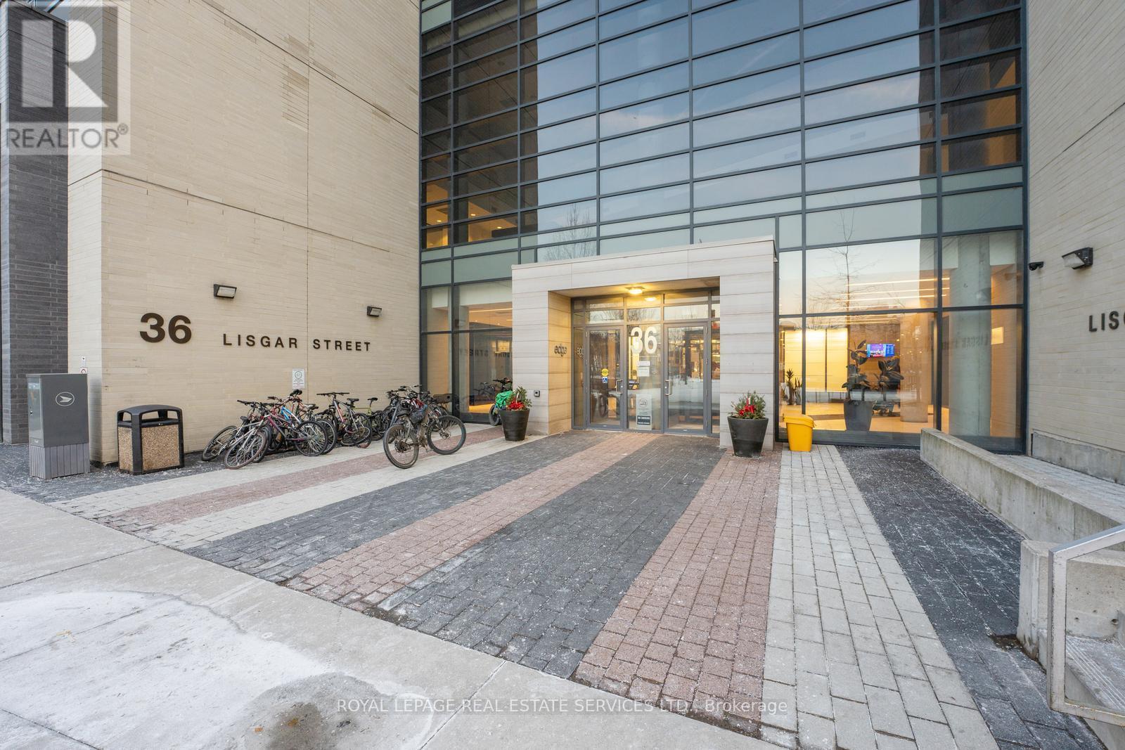 












1003E - 36 LISGAR STREET

,
Toronto,




Ontario
M6J3G2


