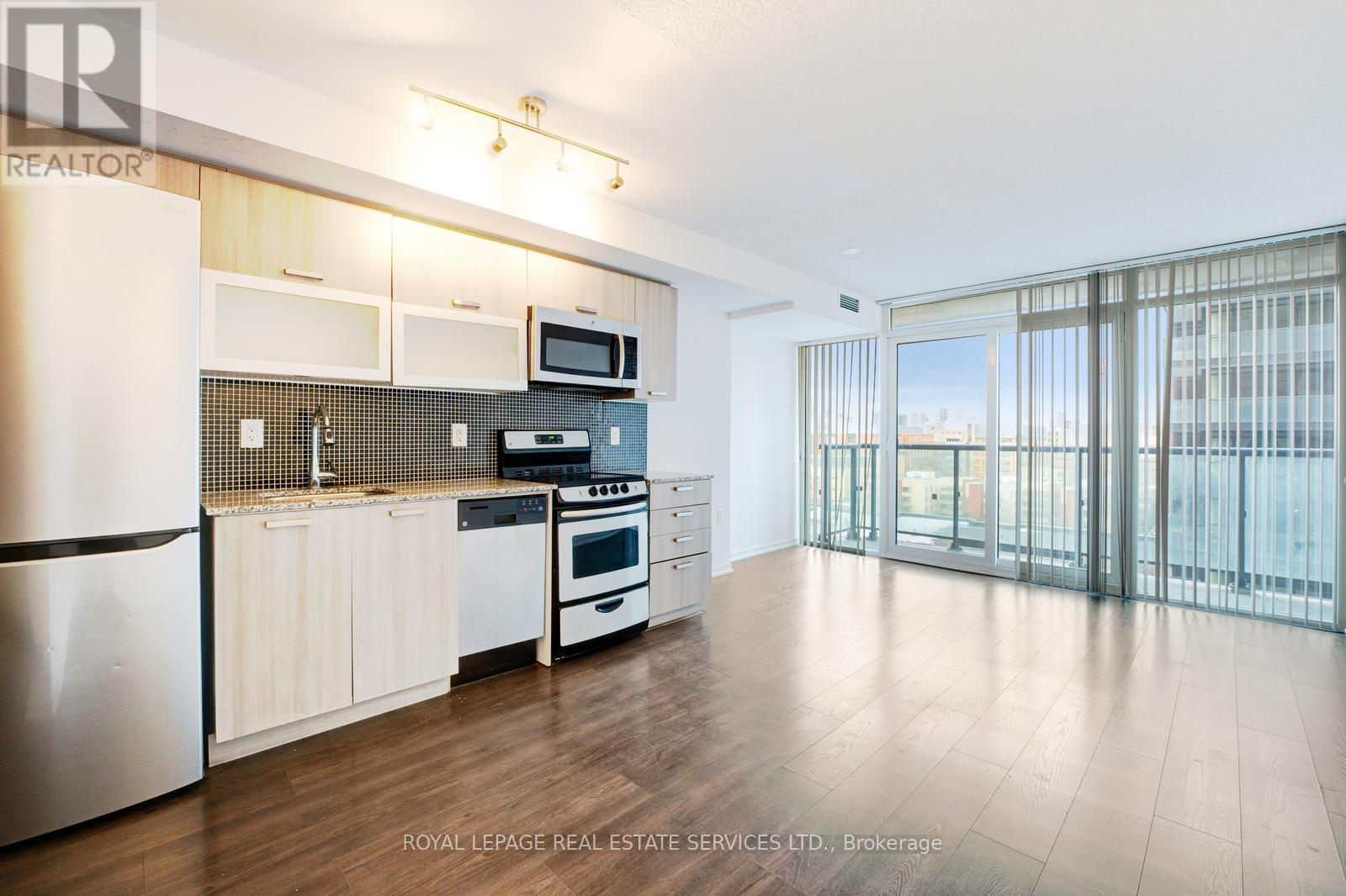 












1003E - 36 LISGAR STREET

,
Toronto,




Ontario
M6J3G2

