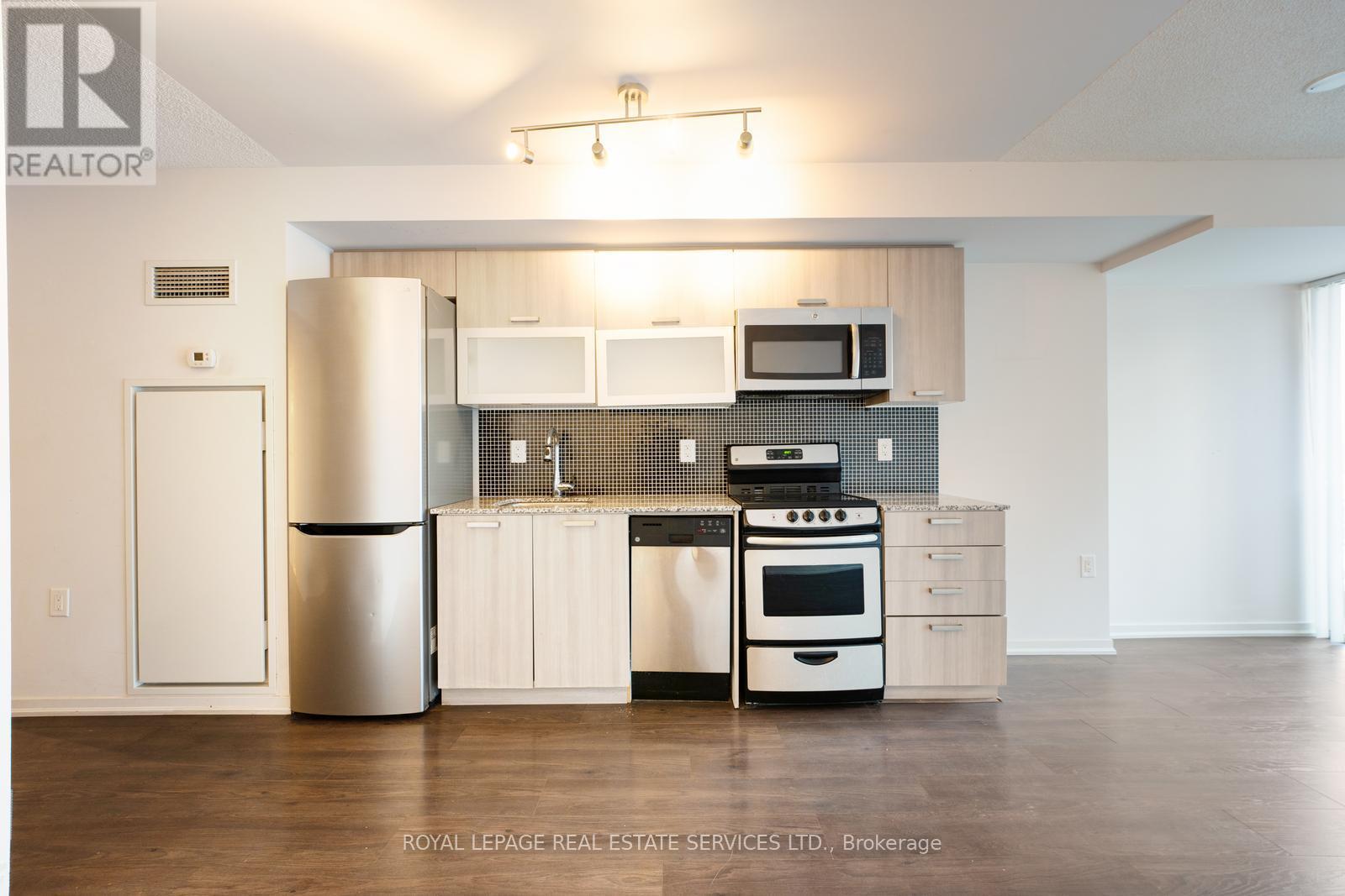 












1003E - 36 LISGAR STREET

,
Toronto,




Ontario
M6J3G2

