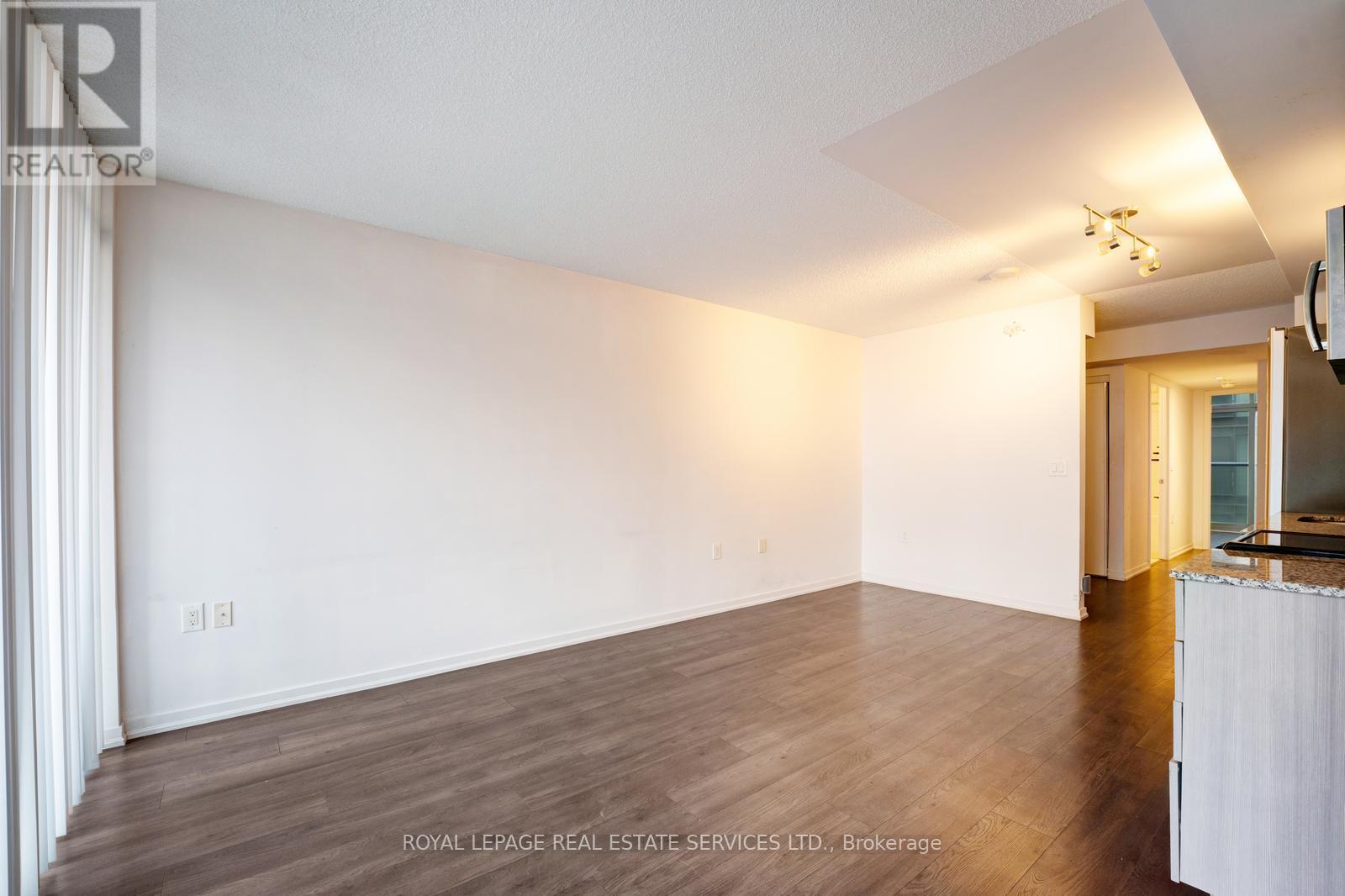 












1003E - 36 LISGAR STREET

,
Toronto,




Ontario
M6J3G2

