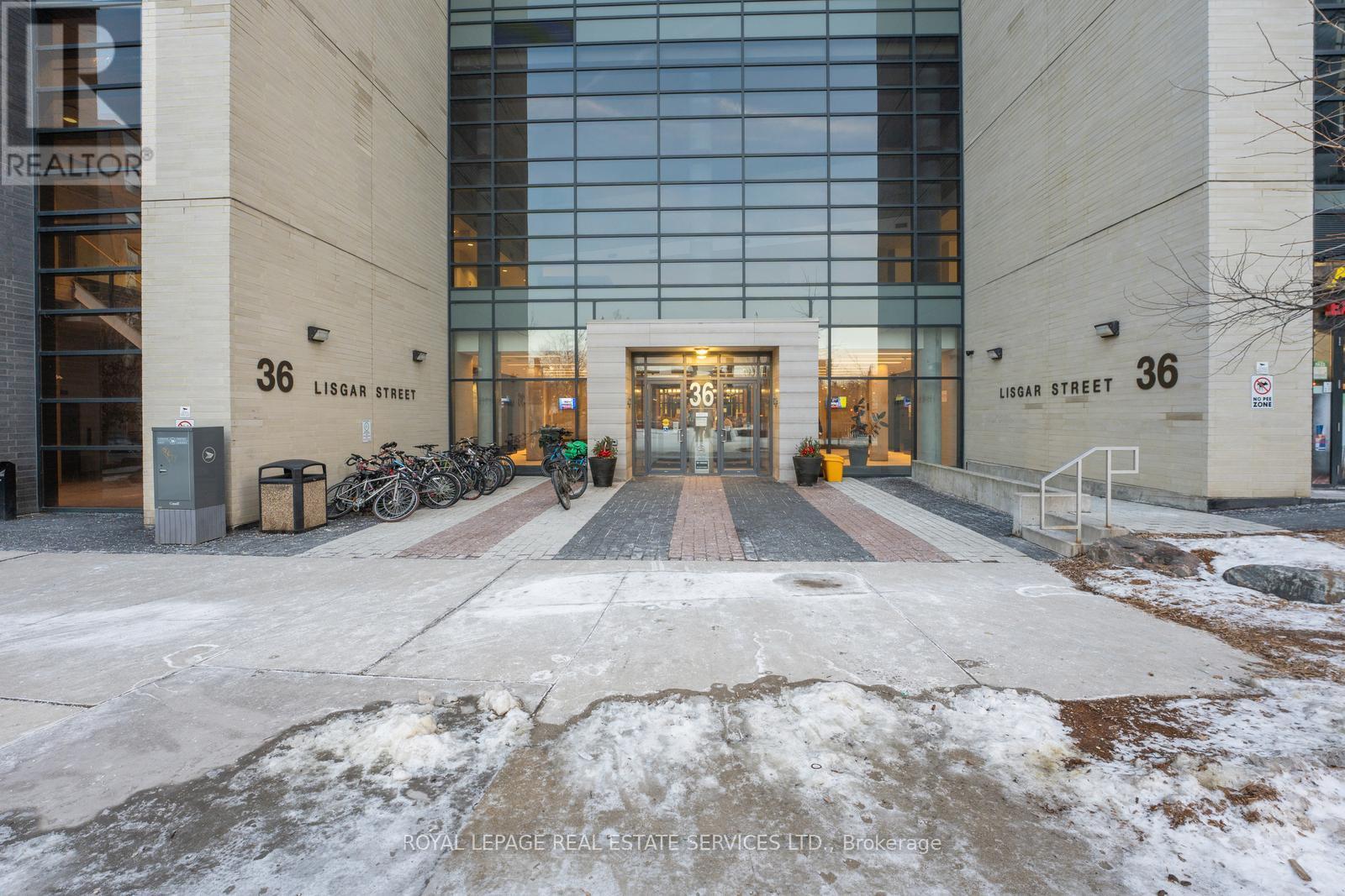 












1003E - 36 LISGAR STREET

,
Toronto,




Ontario
M6J3G2

