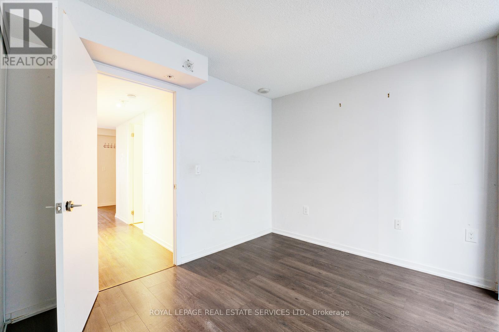 












1003E - 36 LISGAR STREET

,
Toronto,




Ontario
M6J3G2

